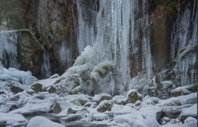 Creativehighway - Gavin Hardcastle - Composition Made Easy + Frozen Waterfall